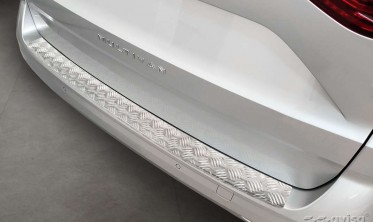 Алюмінієва захисна накладка на задній бампер VW Multivan T7 фото