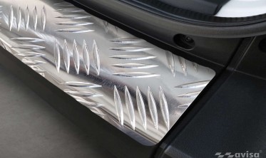 Алюминиевая защитная накладка на задний бампер Volkswagen Crafter 2 фото