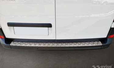 Алюминиевая защитная накладка на задний бампер Volkswagen Crafter 2 фото