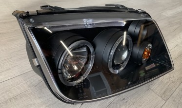 Фары передние тюнинговые VW Bora черные с кольцами фото