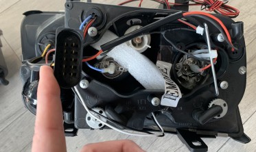 Фары передние тюнинговые VW Bora черные с кольцами фото