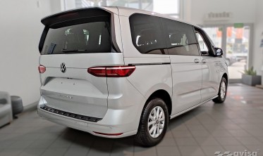Чорна накладка (ліства) Strong для захисту заднього бампера Volkswagen Multivan T7 фото
