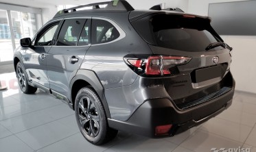 Черная защитная листва на задний бампер Subaru Outback 6 VI фото