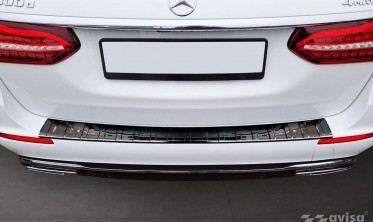 Черная защитная накладка на задний бампер Mercedes E W213 Kombi фото