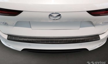 Черная листва для защиты заднего бампера Mazda CX-60 фото