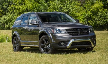 Черная решетка радиатора Dodge Journey I 2008-2020 фото