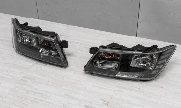Черные тюнинг фары передние DODGE JOURNEY I 2008-2020 фото