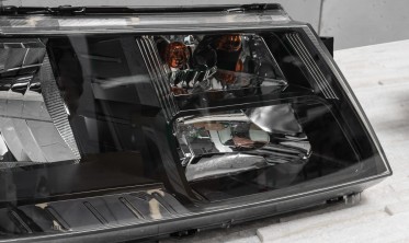Черные тюнинг фары передние DODGE JOURNEY I 2008-2020 фото