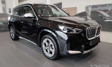 Черная листва для защиты заднего бампера BMW X1 III U11 фото