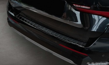 Накладка на край заднього бампера BMW X1 III U11 (чорна дзеркальна) фото
