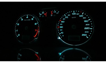Плазменные тюнинг накладки в щиток приборов Audi A3 8L вариант 3 фото
