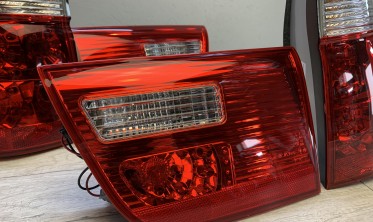 Задні ліхтарі BMW X5 E53 червоно-білі тюнінгові фото
