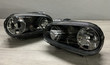 Фары передние VW Golf 4 тюнинговые с черным корпусом фото
