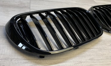Решетка радиатора BMW G11 / G12 черная глянцевая фото