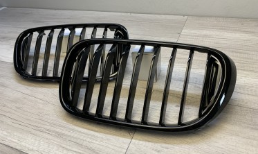 Решетка радиатора BMW G11 / G12 черная глянцевая фото