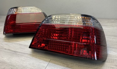 Тюнінгові задні ліхтарі BMW E38 з білими поворотами фото
