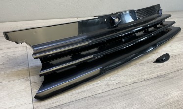 Решетка без логотипа VW Golf 4 черная фото