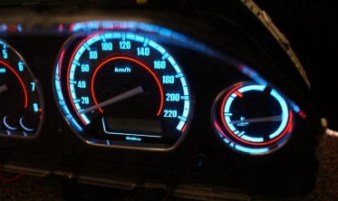 Накладки, що світяться, на панель приладів Land Rover Freelander 1 фото