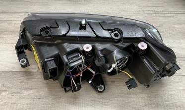 Тюнинговые фары VW Passat B5+ с кольцами Angel Eyes black фото