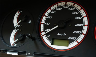 Тюнінгові накладки на шкали приладів Mazda 626 GF 1997-2001 фото