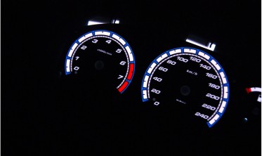 Светящиеся накладки на шкалы приборов Nissan Almera рестайл фото