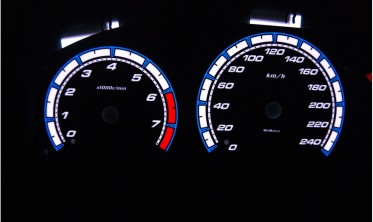 Светящиеся накладки на шкалы приборов Nissan Almera рестайл фото