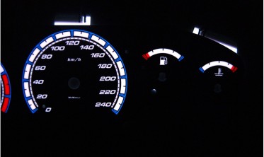Светящиеся накладки на шкалы приборов Nissan Almera рестайл фото