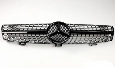 Черная решетка радиатора в Mercedes CLS-Class C219 (Diamond) фото