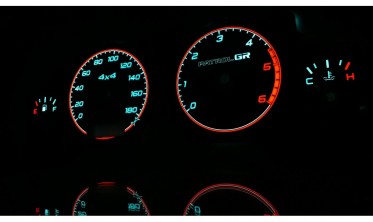 Светящиеся тюнинг накладки на шкалы приборов Nissan Patrol Y61 GU4 вер. 3 фото