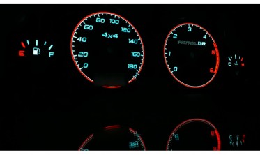 Светящиеся тюнинг накладки на шкалы приборов Nissan Patrol Y61 GU4 вер. 3 фото