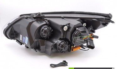 Передні фари з 3D ангельськими очками BMW E60, E61 дорестайл фото