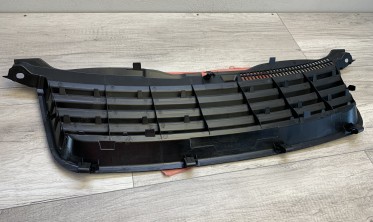 Тюнинговая решетка VW Passat B5 (3BG) FL черная глянцевая фото