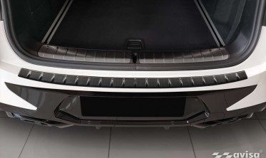 Черная защитная накладка на край заднего бампера BMW X4 II G02 M-Pakiet фото