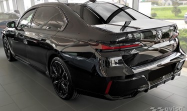 Защитная накладка на задний бампер BMW 7 G70 M-Pakiet фото