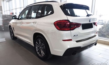 Чорна захисна накладка на задній бампер BMW X3 G01 M-Pakiet фото