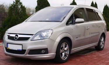 Накладка переднего бампера Opel Zafira B стиль OPC фото