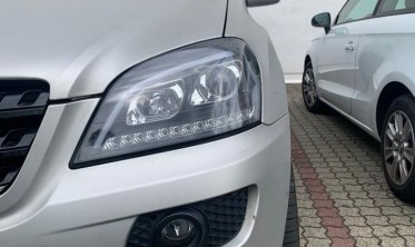 Фары передние Mercedes W164 ML дорестайл черные с LED поворотами фото
