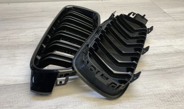 Решетка (ноздри) BMW F30/F31 стиль М3 глянцевые, двойные ребра фото