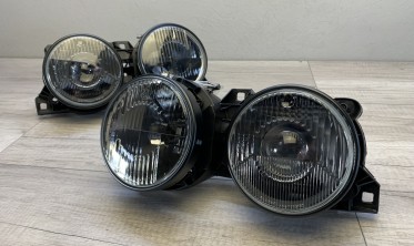 Фары передние BMW E30 с линзой и крестом (дизайн Hella Black) фото