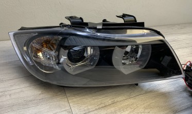 Фары передние BMW E90 / E91 черные с U-LED ангельскими глазками фото