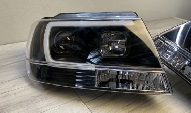 Передні фари Jeep Grand Cherokee WJ чорні, led габарити фото