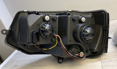 Фары передние черные Volkswagen T5 рестайл с led габаритами U-тип фото