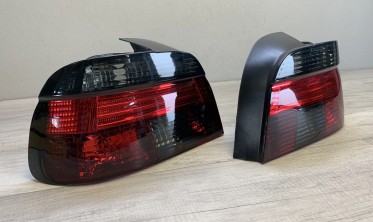 Тонированные фонари задние BMW E39 дорестайл в стиле рестайл фото