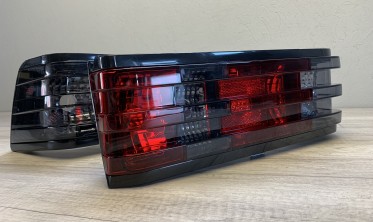 Тонированные фонари задние Mercedes W201 / 190 фото