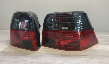 Тюнинговые фонари задние VW Golf 4 красно-тонированные фото