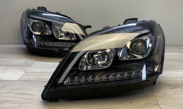 Фары передние Mercedes W164 ML дорестайл черные с LED поворотами фото