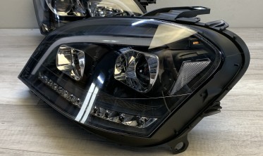 Фары передние Mercedes W164 ML дорестайл черные с LED поворотами фото