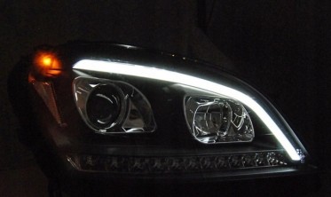 Фары передние Mercedes W164 ML дорестайл черные с LED поворотами фото