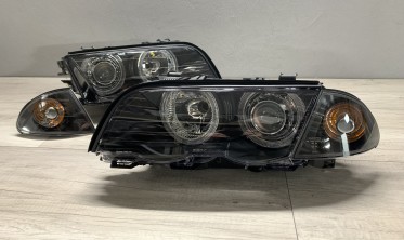Фары передние с поворотами BMW E46 седан, черные Angel Eyes фото