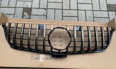 Решетка радиатора Mercedes ML W166 (12-15) в стиле AMG GT Panamericana с хром вставками фото